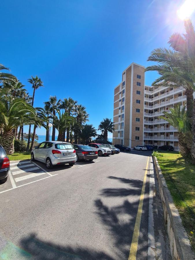 Room in Apartment - 1st line top floor apartment Carrer del Mar Buitenkant foto