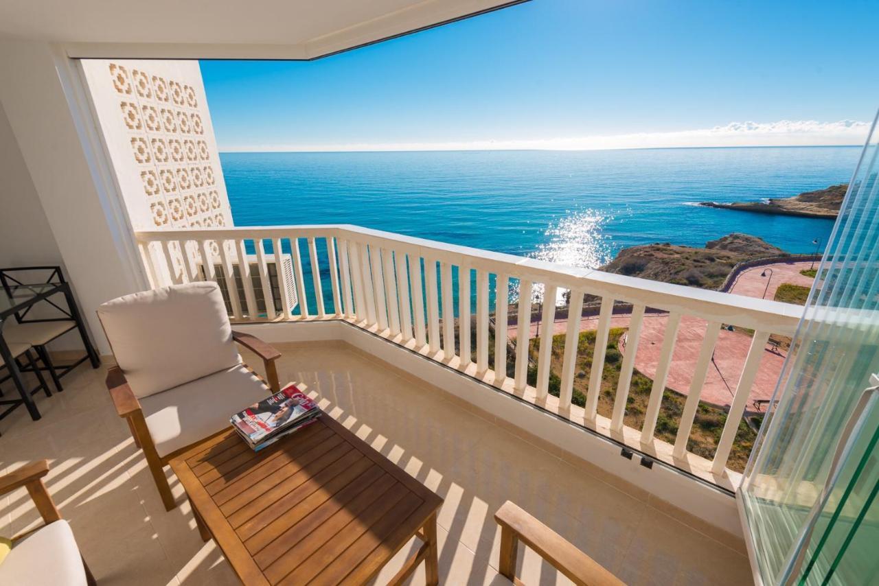 Room in Apartment - 1st line top floor apartment Carrer del Mar Buitenkant foto