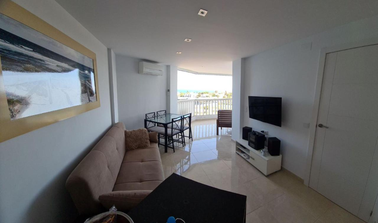 Room in Apartment - 1st line top floor apartment Carrer del Mar Buitenkant foto